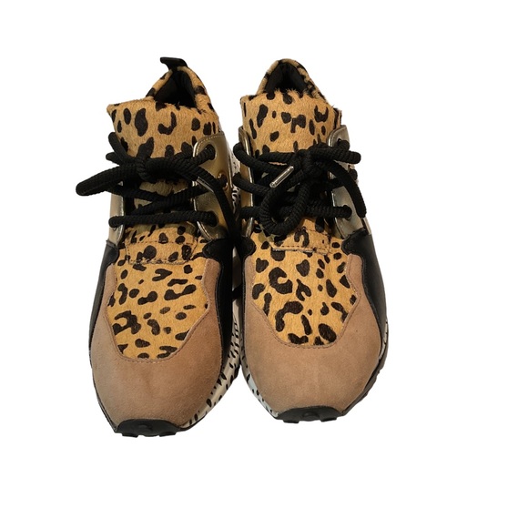 Steve Madden Shoes - Steve Madden Women’s Cliff sneakers/tennis shoe. Size 8.5M